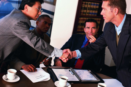 如何对欠款五千的债务人提起诉讼